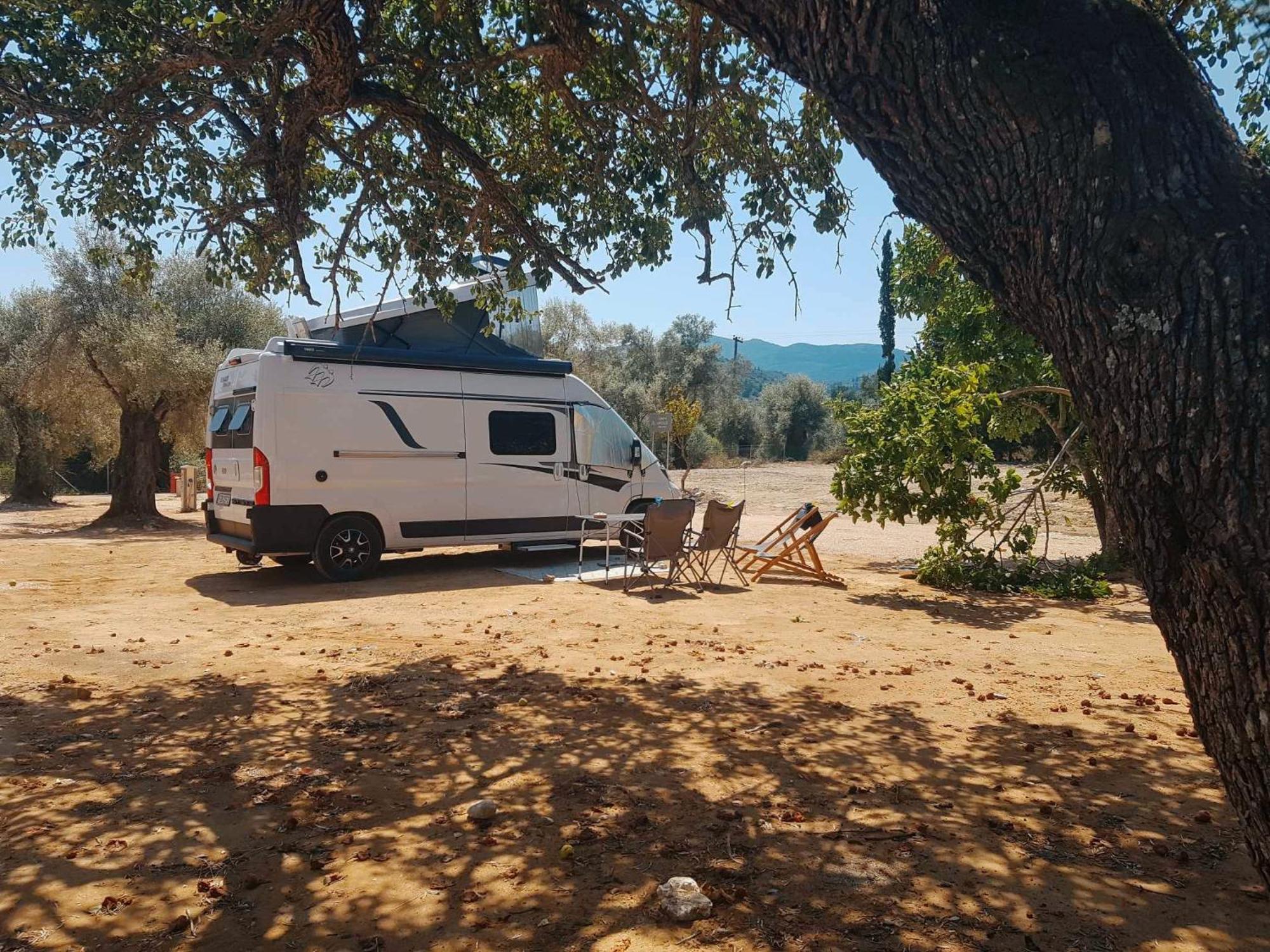 Nirikos Camping Spasmeni Vrisi 外观 照片