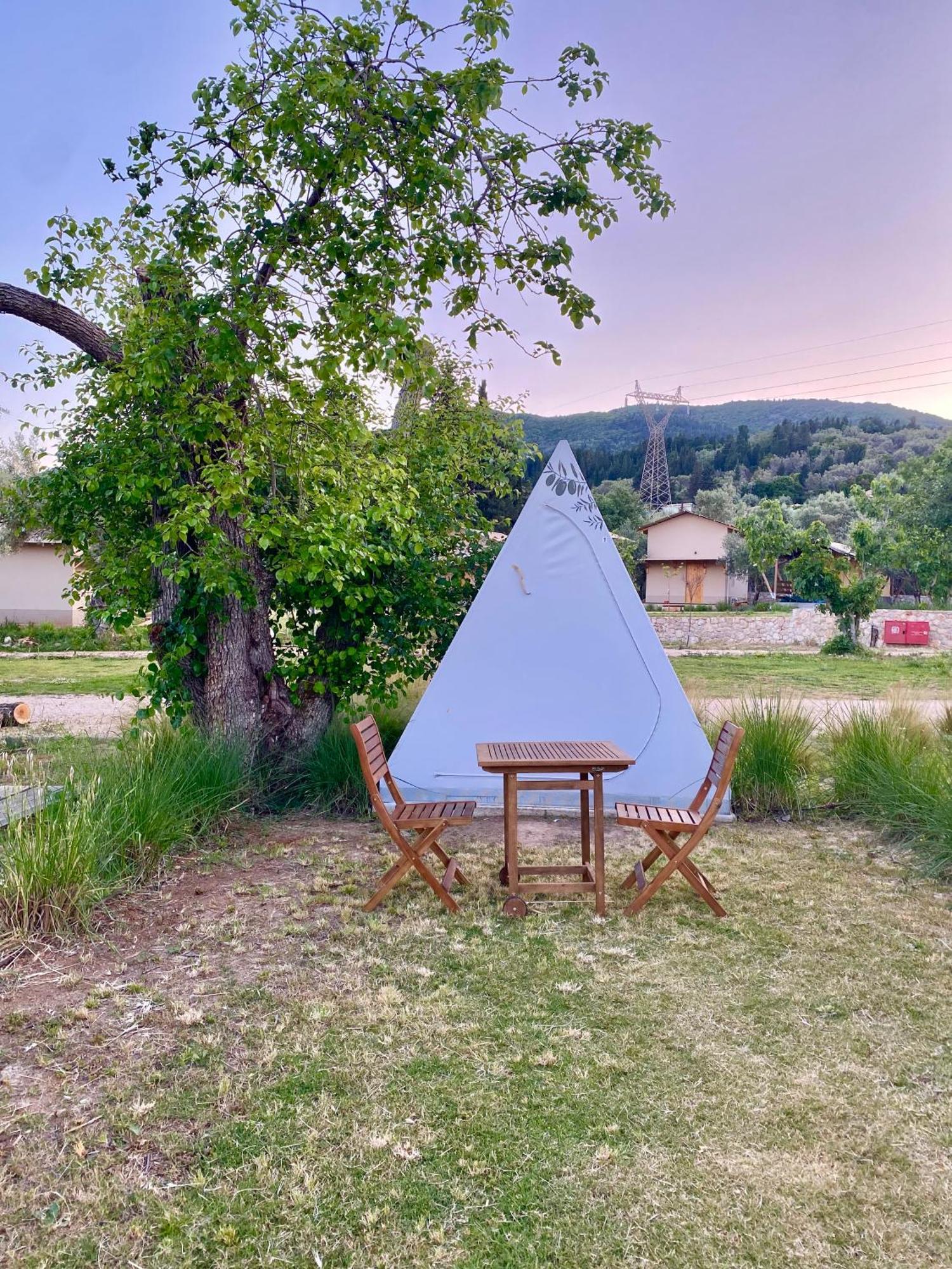 Nirikos Camping Spasmeni Vrisi 外观 照片